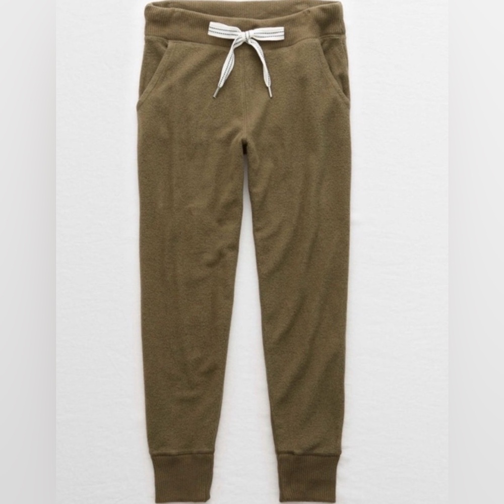 AERIE DREAMY SOFT INSIDE OUT JOGGER 641
